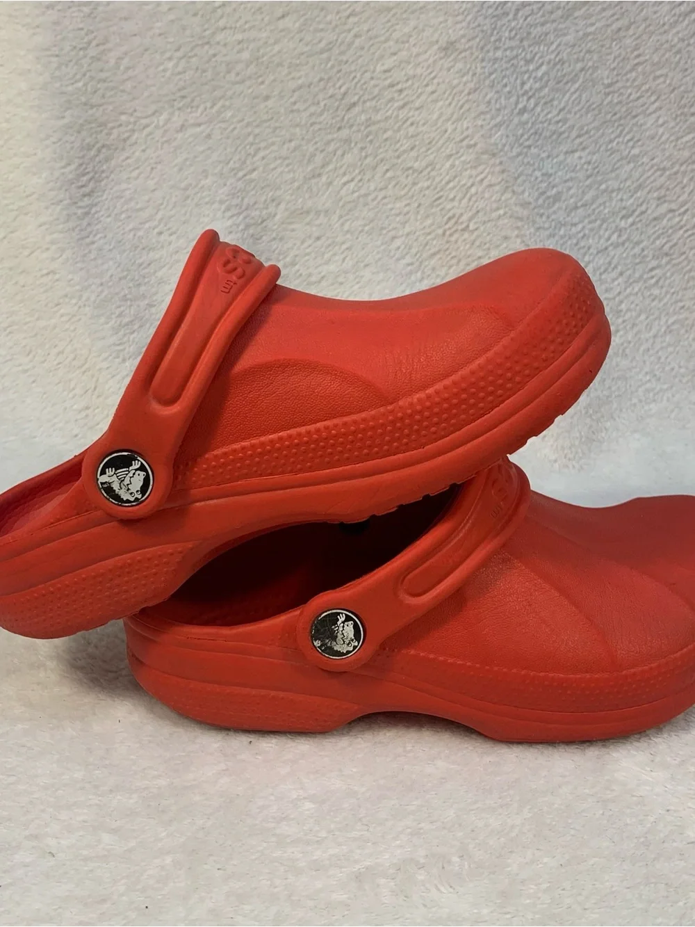 CROCS Kids Bright Red Slip-On Clogs with Heel Strap Sz M1 / W3